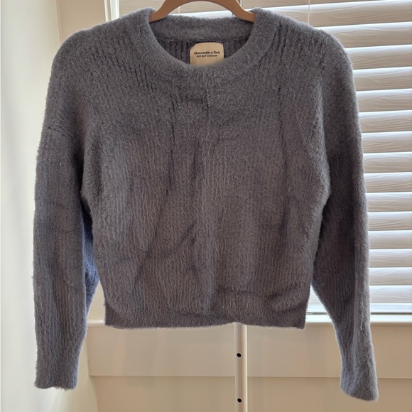 Abercrombie & Fitch Soft A&F Collection Fuzzy Sweater Size Extra Small XS - Picture 3 of 3